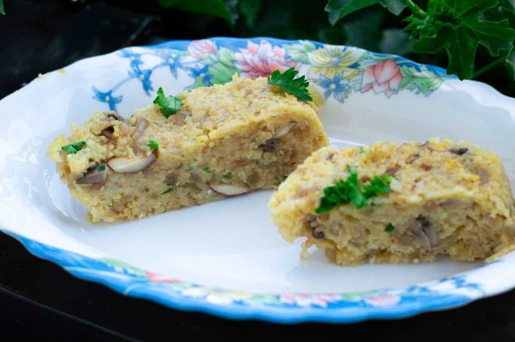 Polenta su pievagrybiais